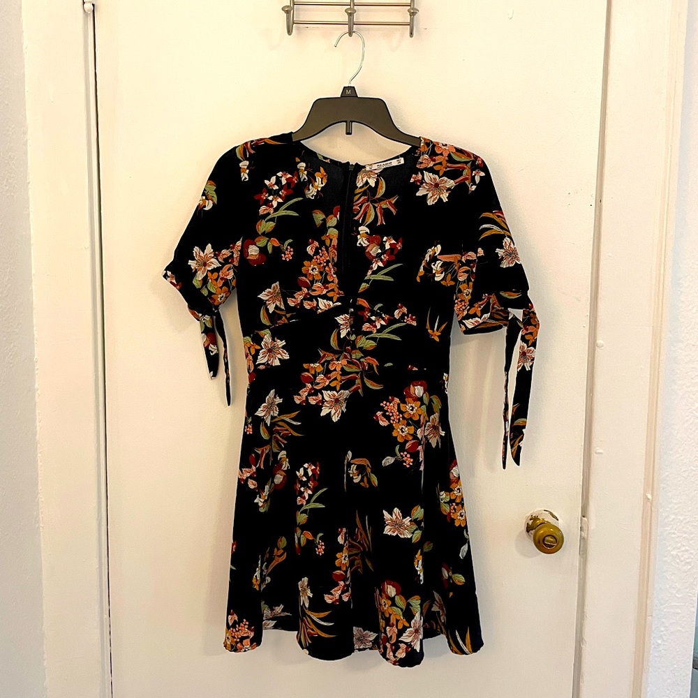 Flower Dress -Pull&Bear - Small/Medium Size.